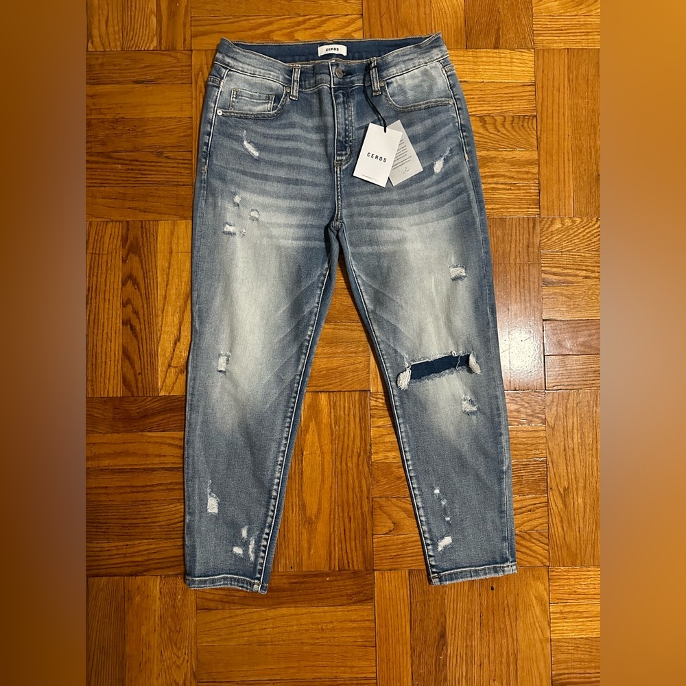 Price tags removed - Casual Distressed Ankle Jeans - ceros